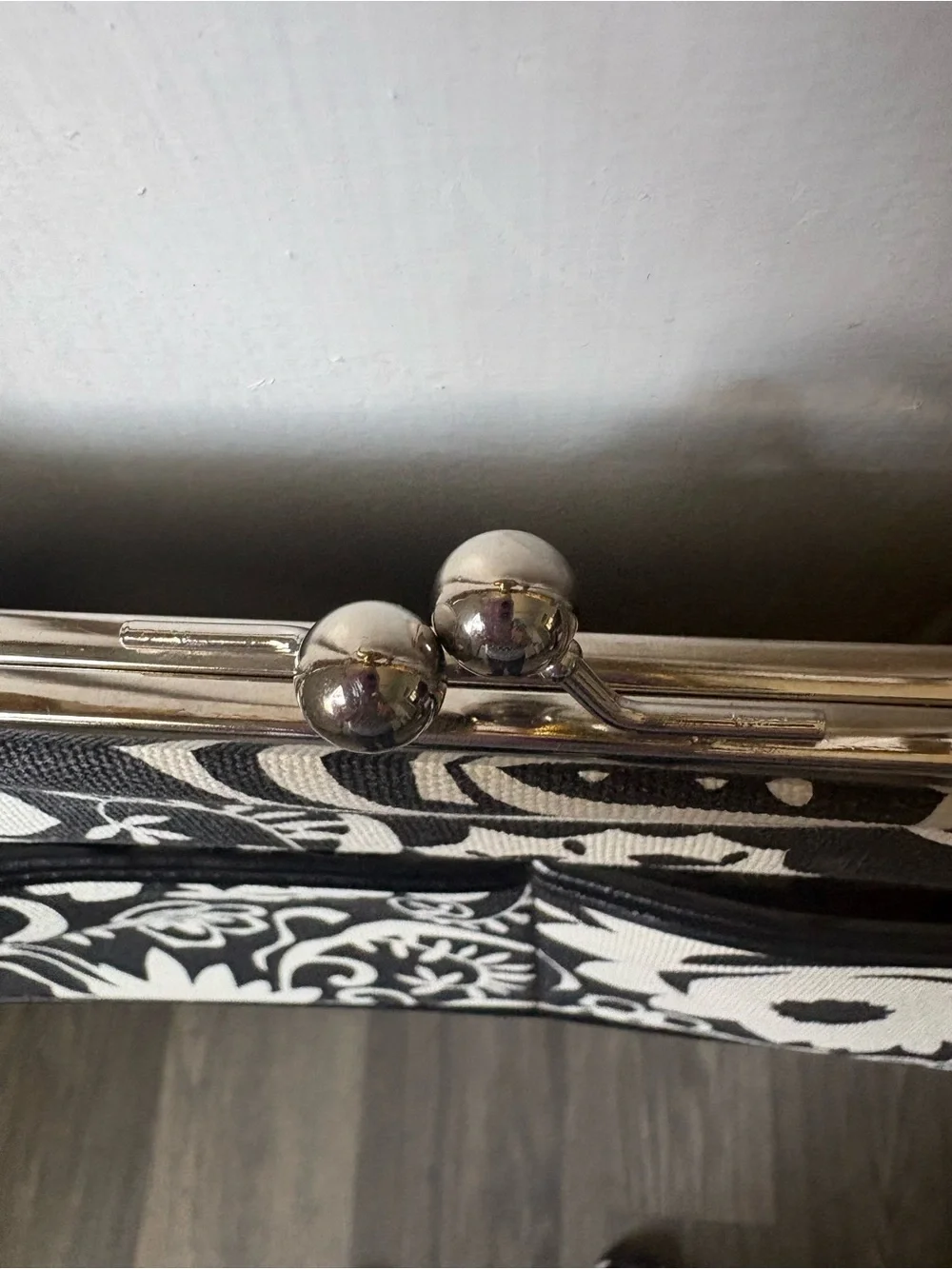 White House Black Market Black and White Canvas Floral Purse Bag - Preused